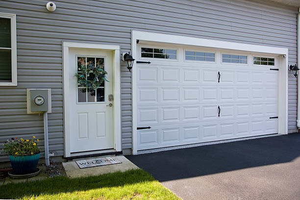 24/7 Emergency Garage Door Panel Replacement experts in Bellevue, NE